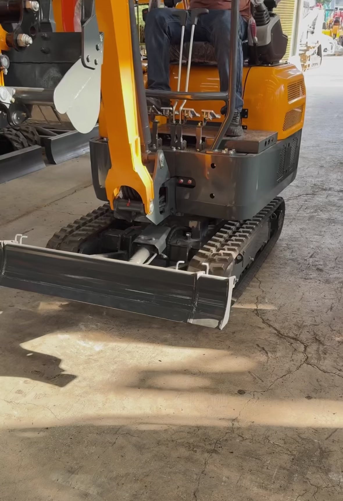 HT25 Minibagger mit Teleskopfahrgestell, 1300-1500